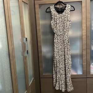 Banana Republic long pleated dress with loop belt